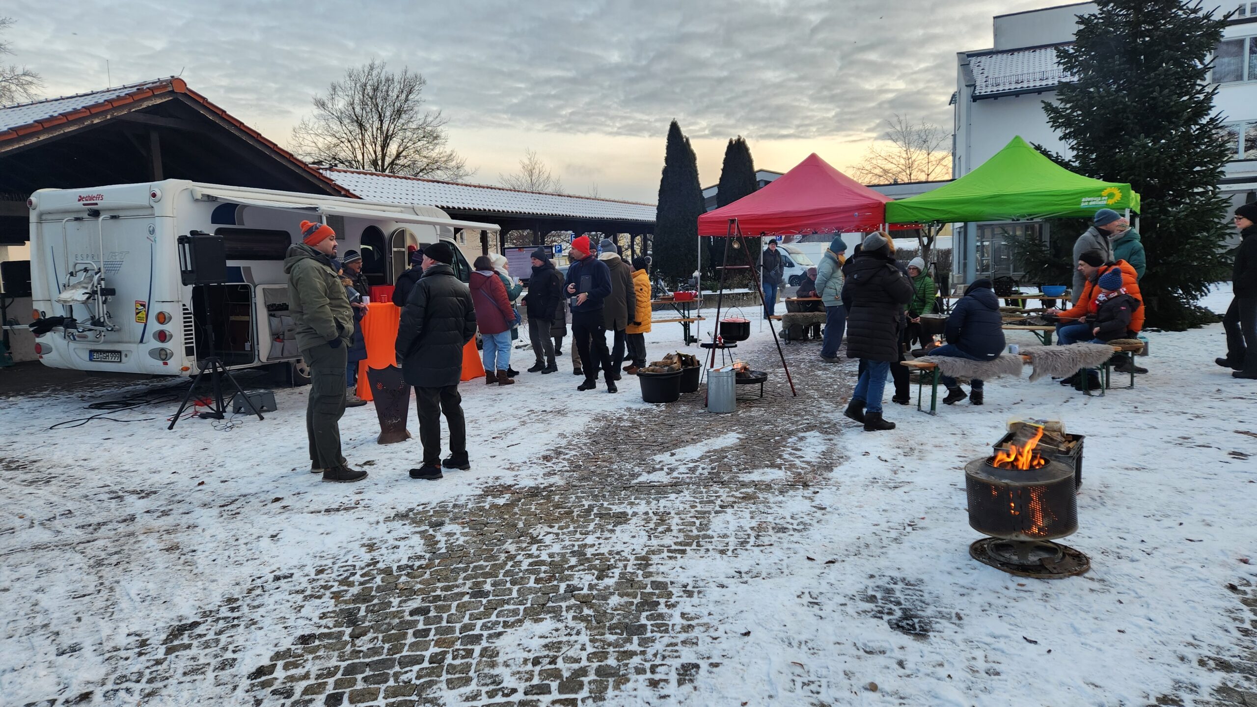 Traditionelles Neujahrsfeuer - Neuer Platz